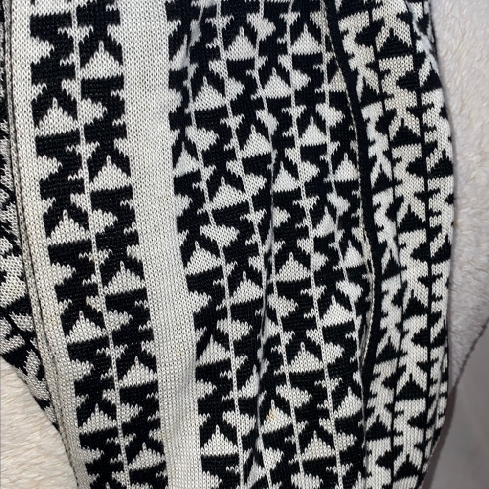 MK scarf
